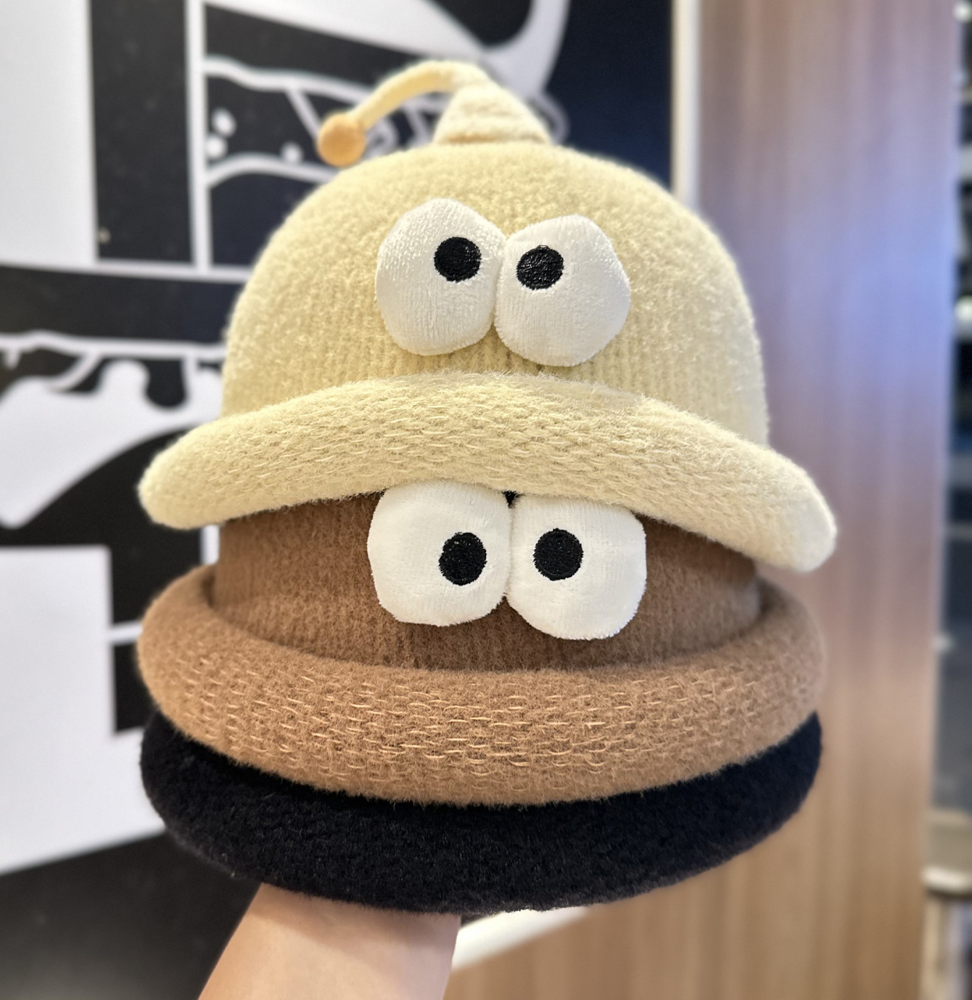 Playful Big-Eyed Garlic Knitte - Beanie Cuffed Knit avaliação e preço