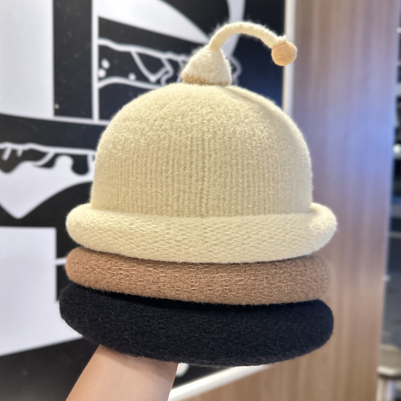 Playful Big-Eyed Garlic Knitte - Beanie Cuffed Knit avaliação e preço